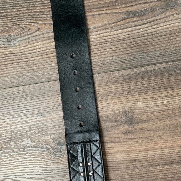 Michael Kors Belt - Picture 3 of 8